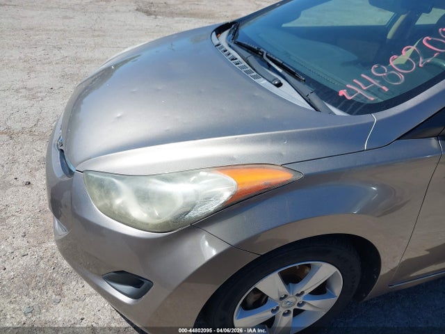 HYUNDAI ELANTRA GLS - 6