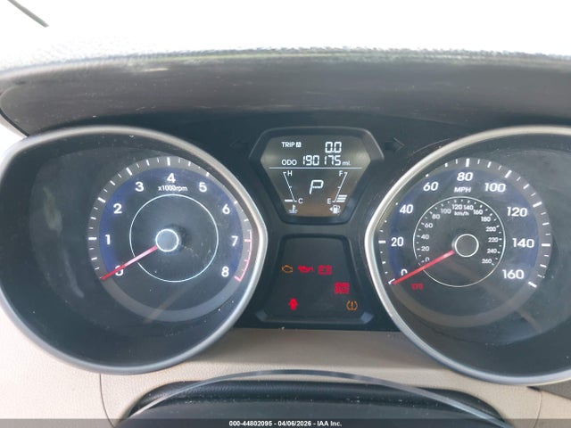 HYUNDAI ELANTRA GLS - 7