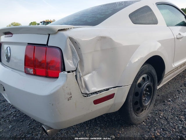 FORD MUSTANG V6 - 6
