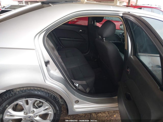 FORD FUSION SE - 8