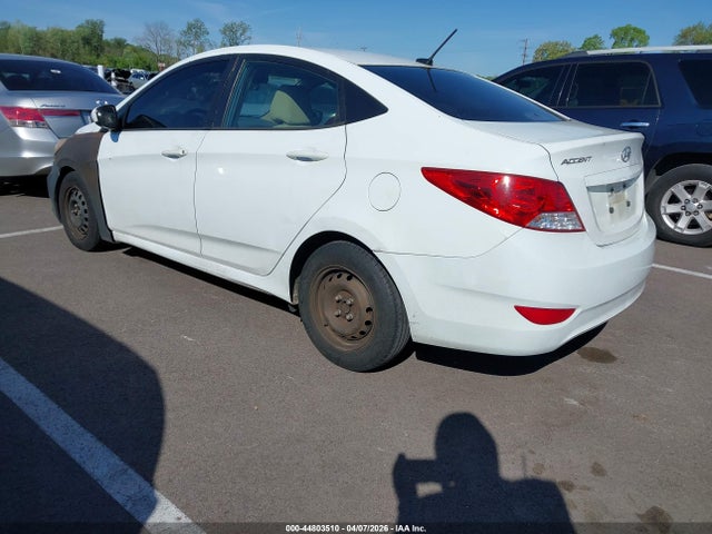 HYUNDAI ACCENT GLS - 3
