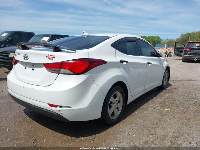 HYUNDAI ELANTRA SE - 4