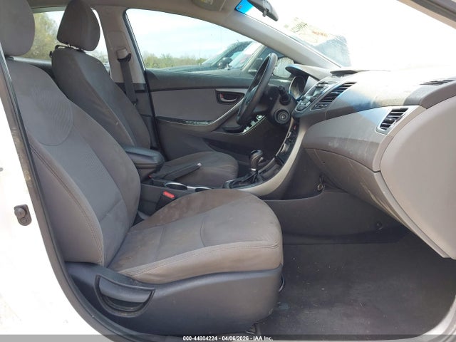 HYUNDAI ELANTRA SE - 5