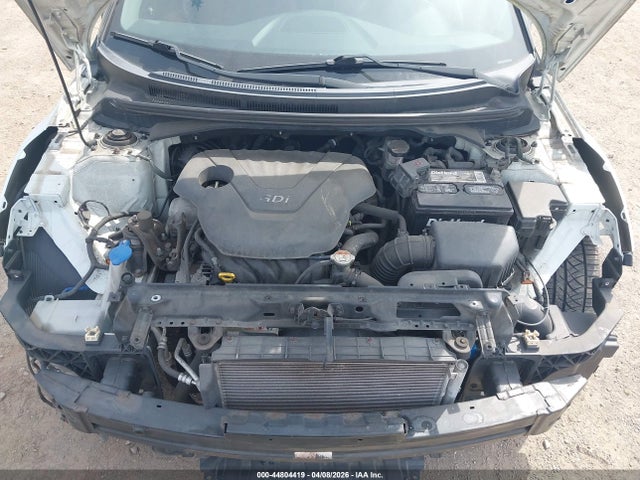 HYUNDAI VELOSTER BASE W/RED/BLACK - 10