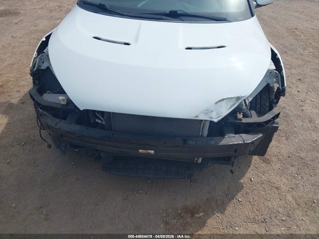 HYUNDAI VELOSTER BASE W/RED/BLACK - 6