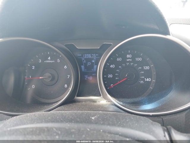 HYUNDAI VELOSTER BASE W/RED/BLACK - 7