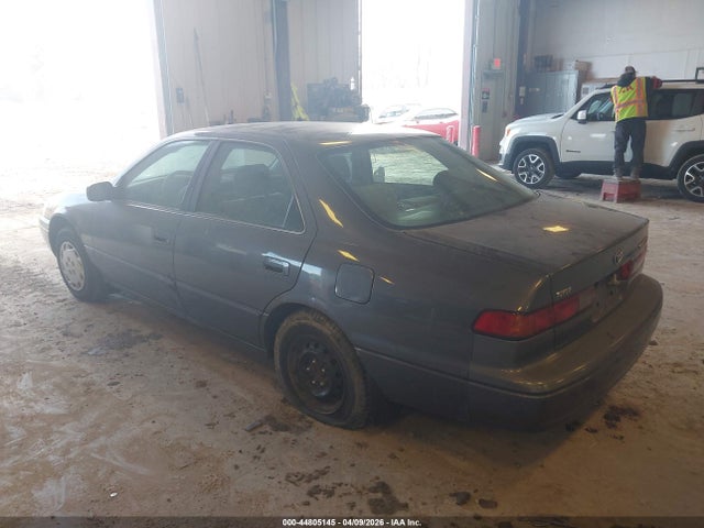 1999 Toyota CAMRY LE photo 3