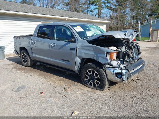 TOYOTA TUNDRA - 1