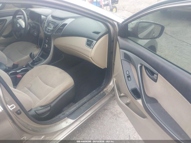 HYUNDAI ELANTRA SE - 5