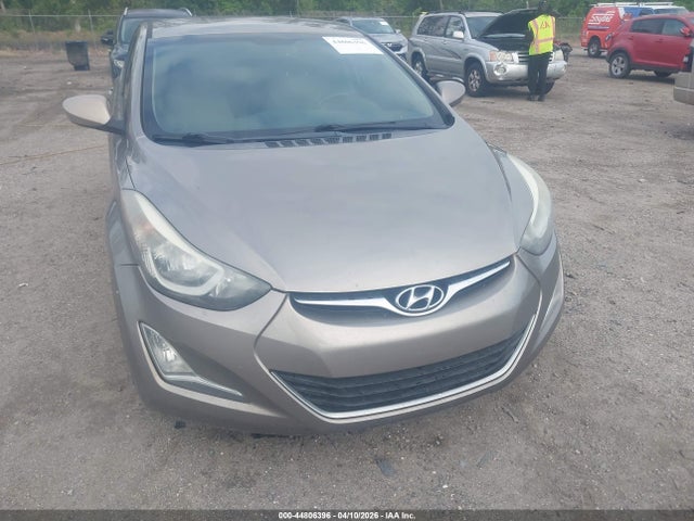 HYUNDAI ELANTRA SE - 6