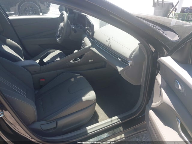 HYUNDAI ELANTRA SEL - 5