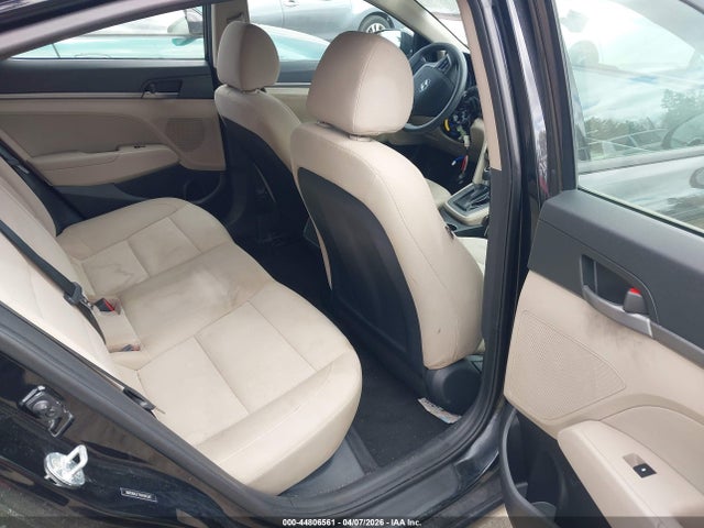 صورة 8 لـ 2017 Hyundai ELANTRA SE
