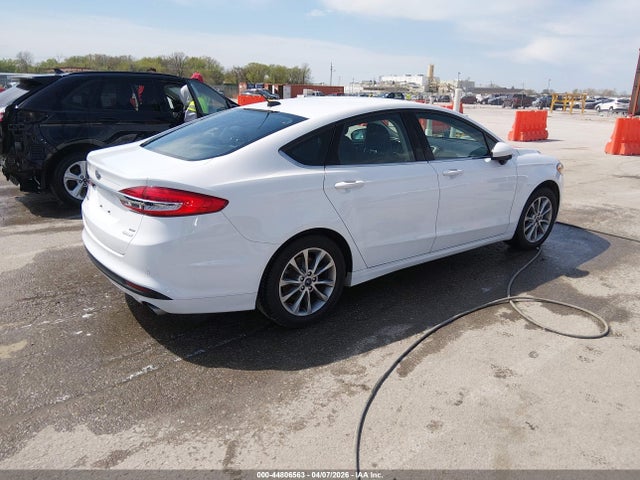 FORD FUSION SE - 4