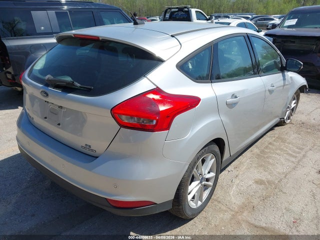FORD FOCUS SE - 4