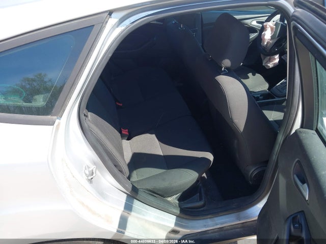 FORD FOCUS SE - 8