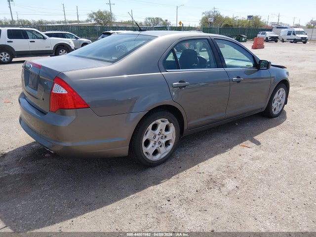 FORD FUSION SE - 4