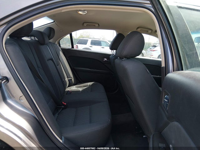 FORD FUSION SE - 8