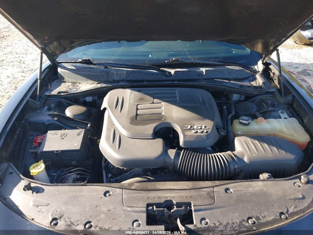 DODGE CHARGER SXT - 10