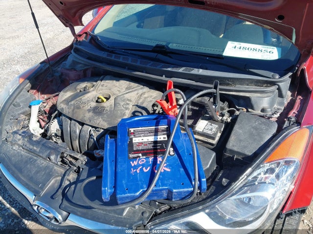 HYUNDAI ELANTRA - 10