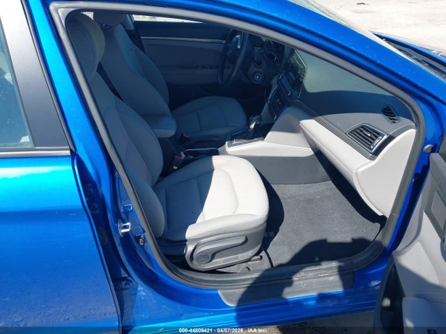 HYUNDAI ELANTRA SE - 5