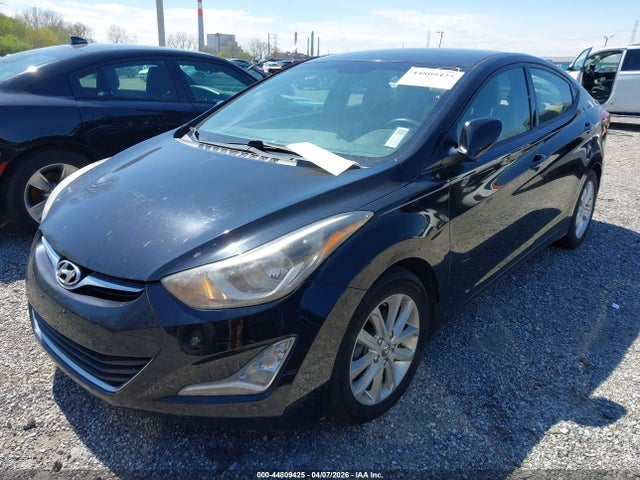 HYUNDAI ELANTRA SE - 2