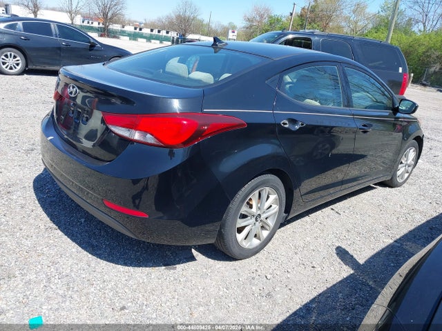 HYUNDAI ELANTRA SE - 4