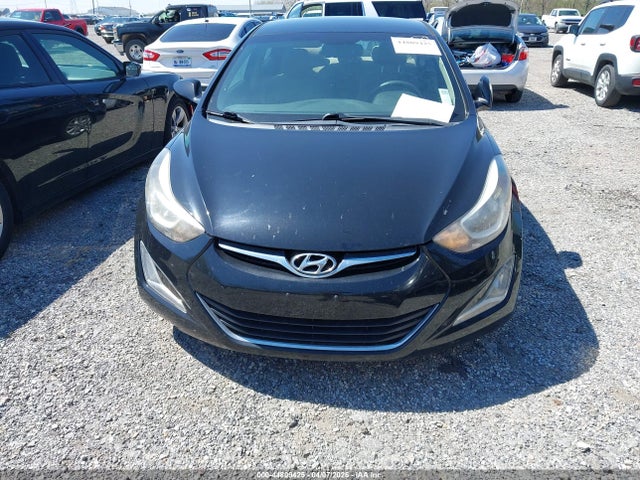 HYUNDAI ELANTRA SE - 6