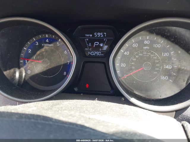 HYUNDAI ELANTRA SE - 7