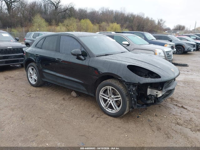 2017 PORSCHE MACAN 