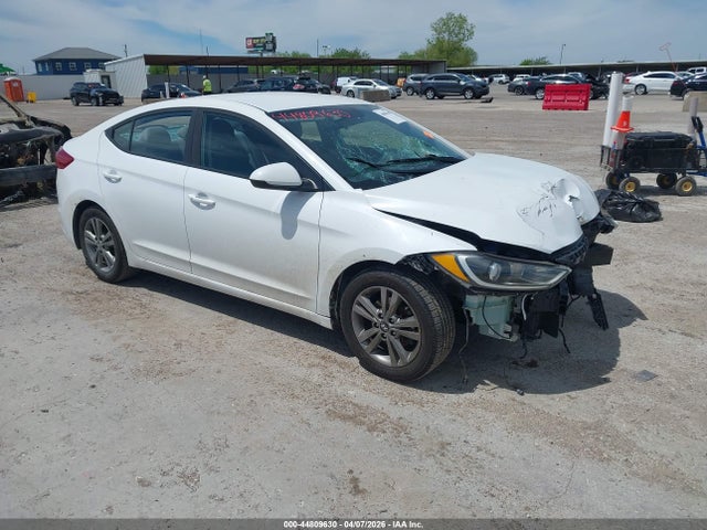 HYUNDAI ELANTRA SE - 1