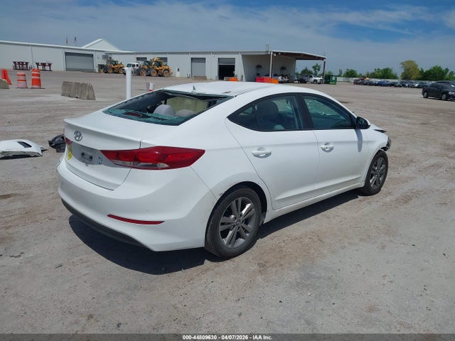 HYUNDAI ELANTRA SE - 4
