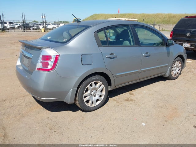 2011 Nissan SENTRA 2.0S 照片 4