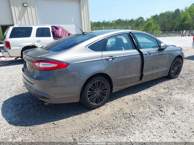 FORD FUSION SE - 4