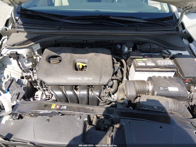 HYUNDAI ELANTRA SE - 10