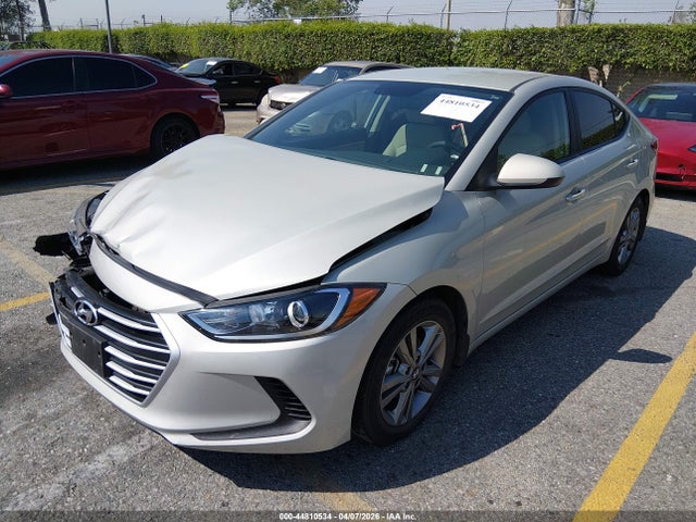 HYUNDAI ELANTRA SE - 2