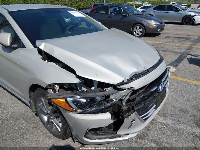 HYUNDAI ELANTRA SE - 6