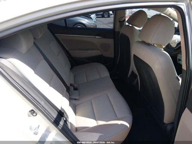 HYUNDAI ELANTRA SE - 8