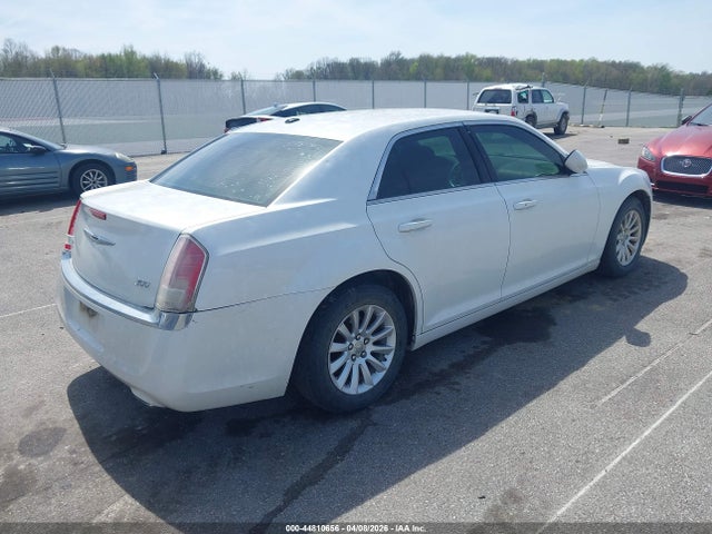 CHRYSLER 300 MOTOWN - 4