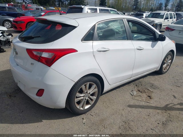 HYUNDAI ELANTRA GT - 4