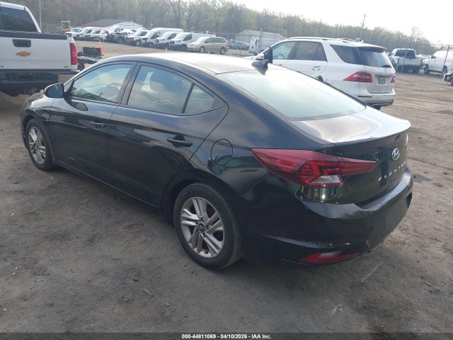 HYUNDAI ELANTRA SEL - 3