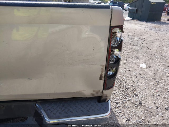 CHEVROLET COLORADO LS - 6