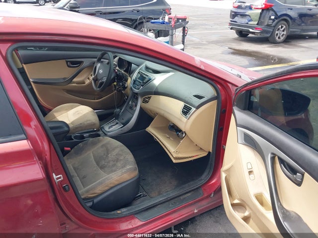 HYUNDAI ELANTRA GLS - 5