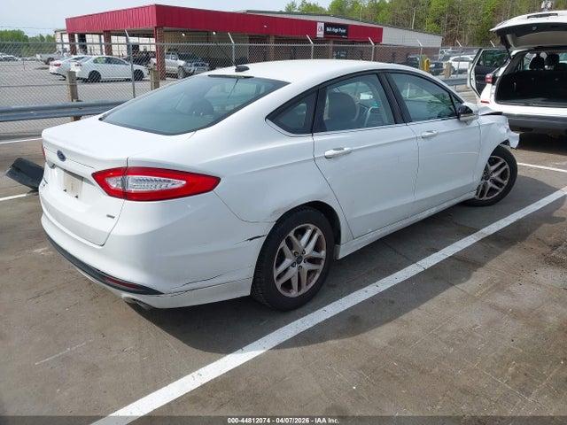 FORD FUSION SE - 4