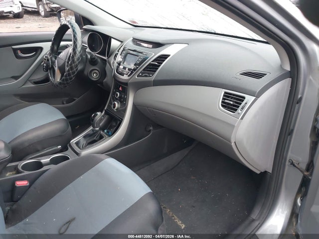 HYUNDAI ELANTRA SE - 5