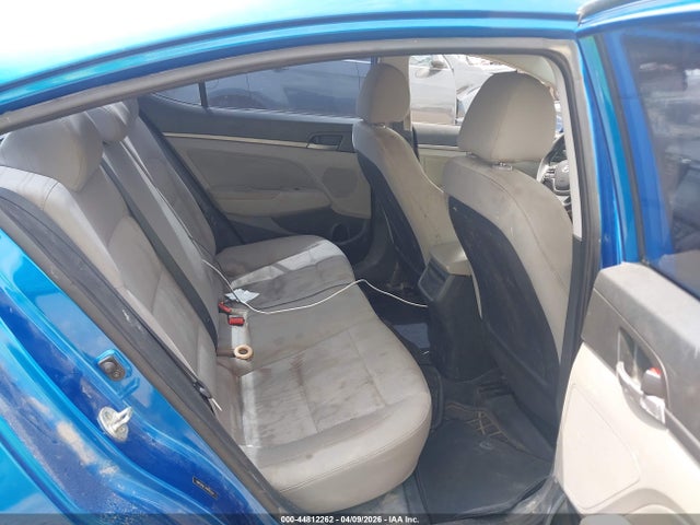 صورة 8 لـ 2017 Hyundai ELANTRA SE