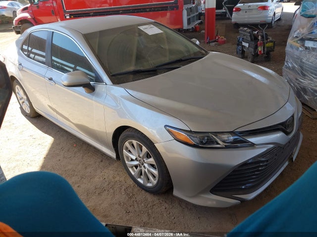 TOYOTA CAMRY - 1