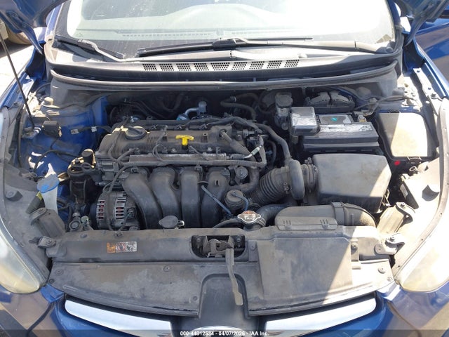 HYUNDAI ELANTRA SE - 10