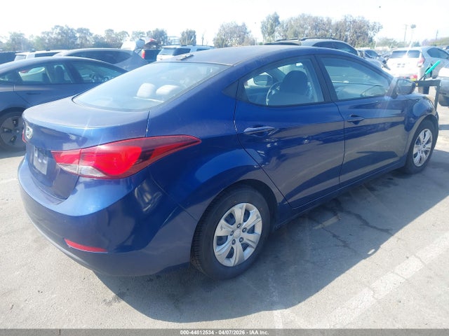 HYUNDAI ELANTRA SE - 4