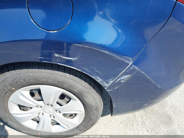 HYUNDAI ELANTRA SE - 6