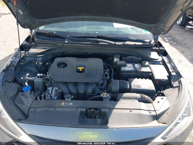 HYUNDAI ELANTRA - 10